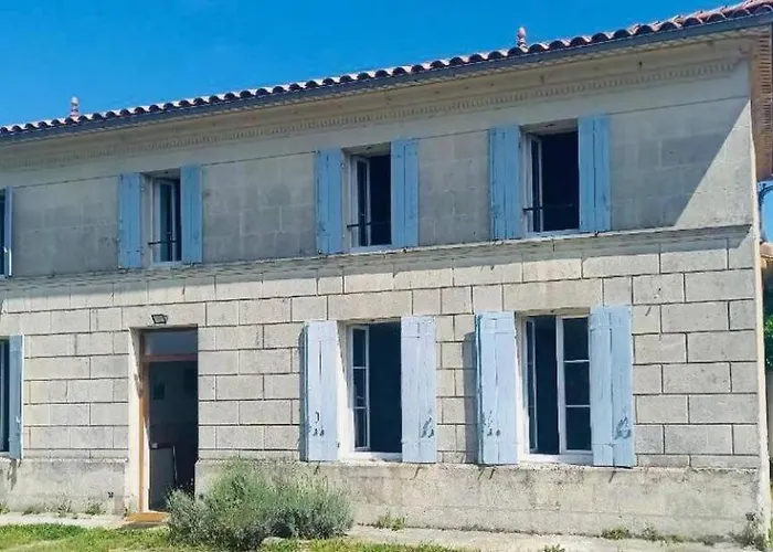 Terre D'yzan Hébergement de vacances Saint-Yzan-de-Soudiac