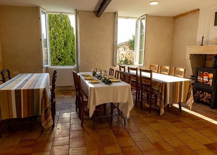 Terre D'yzan Hébergement de vacances Saint-Yzan-de-Soudiac